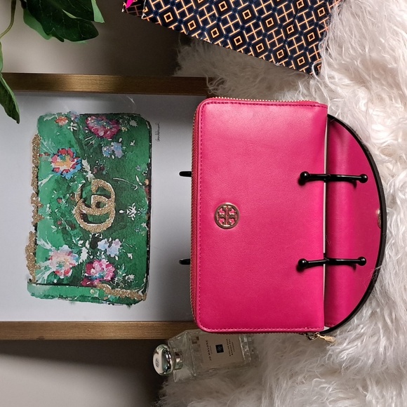 Tory Burch NWOTs Small Logo Zip Continental Wallet - Picture 1 of 10